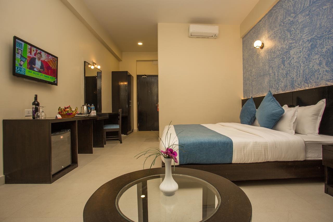 Tuki Resort Pokhara Extérieur photo