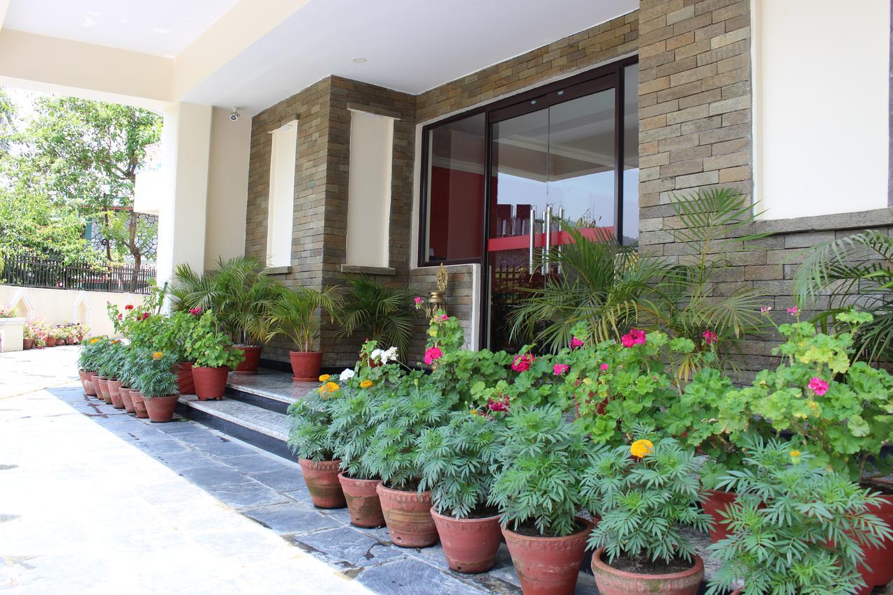 Tuki Resort Pokhara Extérieur photo