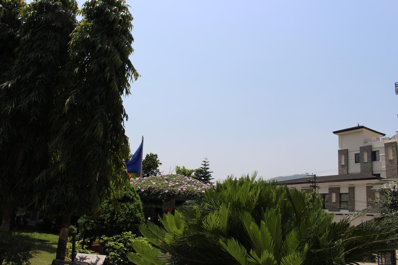 Tuki Resort Pokhara Extérieur photo